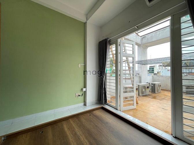 Hình ảnh Cho thuê Trang Chủ MB66.COM / Đăng Ký Tặng 66K Quận 1 có Bancon lớn cửa sổ gần cầu Calmetter