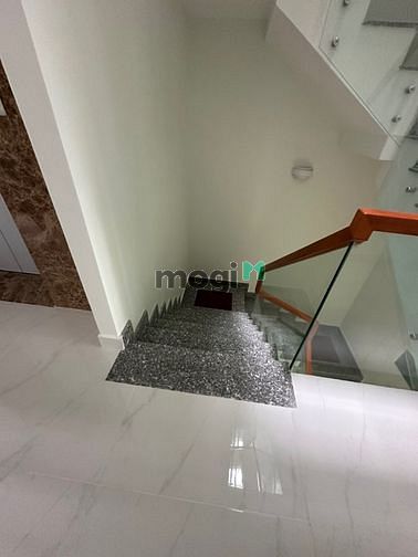 Hình ảnh Cho thuê nhà mặt tiền thụt 6bis Phổ Quang, P2, Tân Bình .