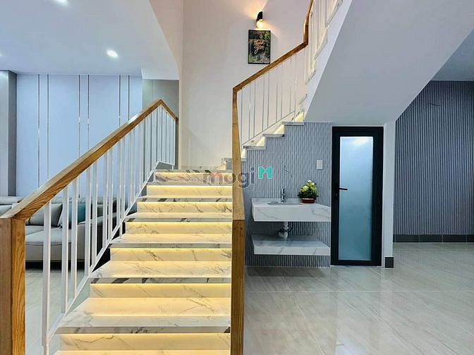 Hình ảnh Bán nhà mới 100% nội bộ khu tên lửa