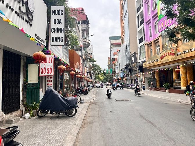 Hình ảnh Cho thuê nhà mặt phố Chùa Láng, 72m2 x 8 tầng thang máy, mt 5.3m