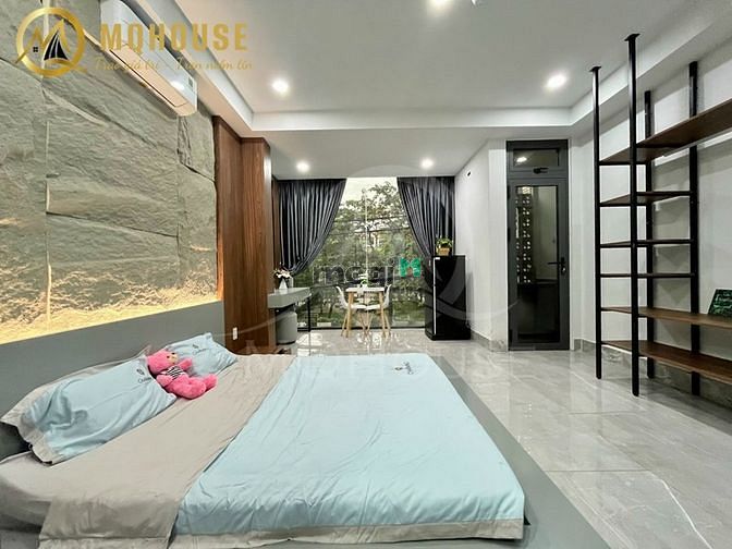 Hình ảnh Mb6623 nạp rút nhanh chóng bancol full cửa kính ngay Cầu vượt ngã tư ga