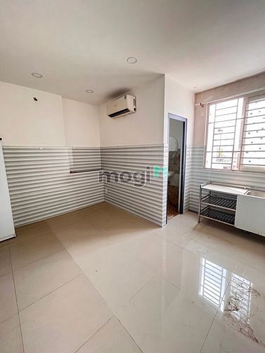 Hình ảnh phòng trọ giá rẻ tân bình, có máy lạnh, thang máy