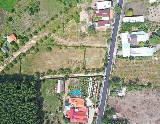 Hình ảnh Bán 180m2 đất thổ cư gần UBND xã Láng Dài - Cách QL55 chỉ 500m. Có sổ