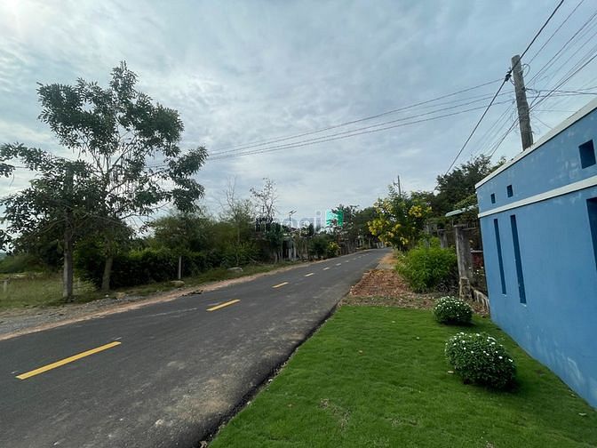 Hình ảnh 235m2 mà chỉ 830 triệu. Giá quá tốt để mua đất gần biển Hồ Tràm. SHR