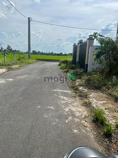 Hình ảnh Đất ngay chợ Cần Đước giá 1.1 tỉ không phát sinh thêm