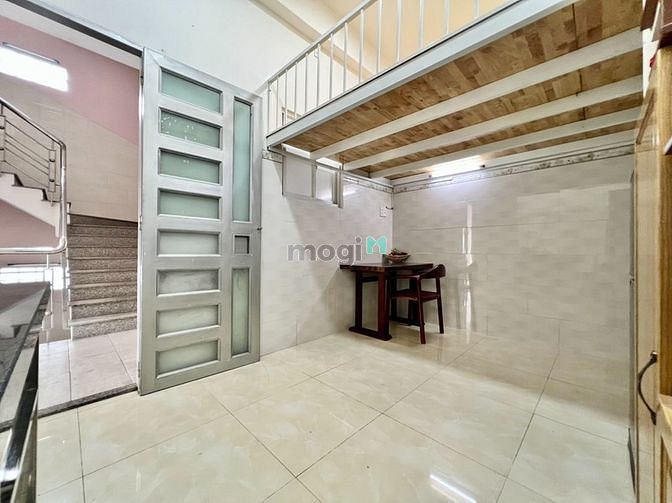 Hình ảnh Gác lửng gần Âu Cơ, 5p đi đh Văn Hiến