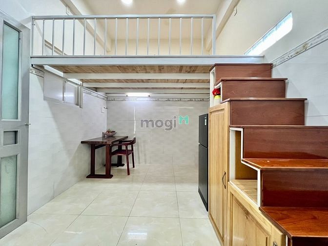 Hình ảnh Gác lửng gần Âu Cơ, 5p đi đh Văn Hiến