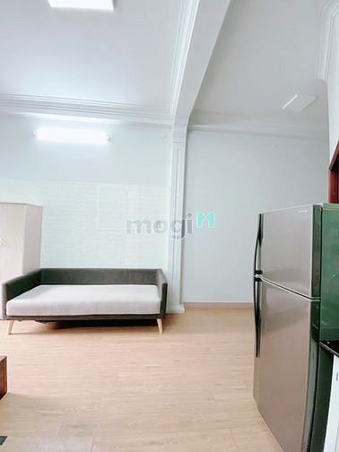 Hình ảnh Cho thuê CHDV có ban công dưới chân cầu vượt Hoàng Hoa Thám - Tân Bình