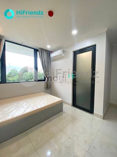 Hình ảnh Trống sẵn Studio full nội thất - cửa sổ lớn view cây xanh thoáng mát