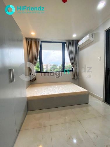 Hình ảnh Trống sẵn Studio full nội thất - cửa sổ lớn view cây xanh thoáng mát