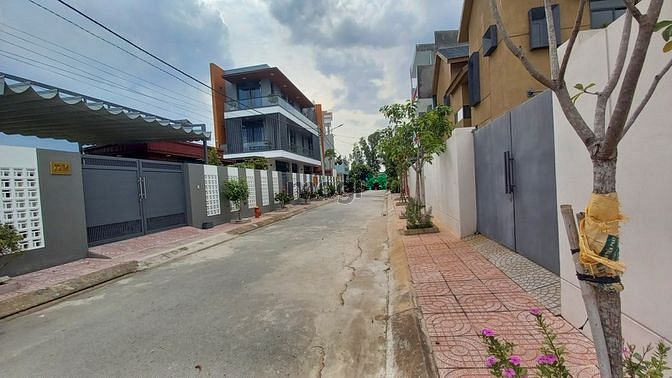 Hình ảnh Bán đất hẻm xe hơi đường số  197 .P tân phú. Q9
