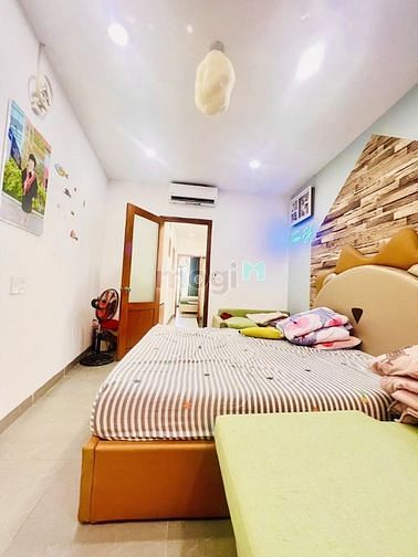 Hình ảnh Khu Vip sát Lê Văn Quới Bình Tân 80m2 4 tầng nhỉnh 5 tỷ.