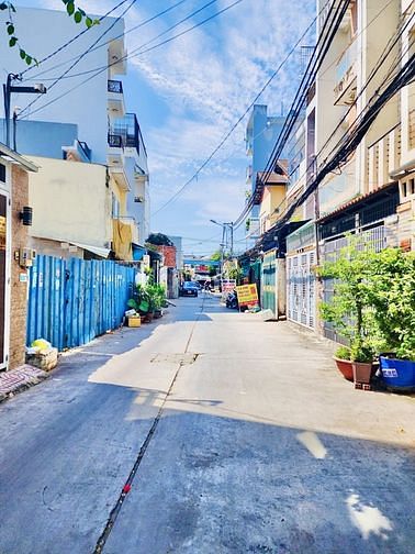 Hình ảnh Khu Vip sát Lê Văn Quới Bình Tân 80m2 4 tầng nhỉnh 5 tỷ.