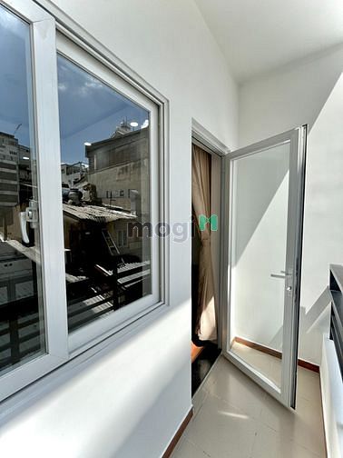 Hình ảnh Phòng Studio Ban Công Siêu Xinh Rộng Cho Các Bạn Thích Cái Đẹp 3/2 Q10