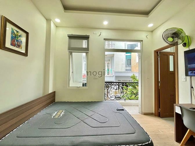 Hình ảnh CHDV ntcb có ban công cửa sổ khu sân bay Quận Tân Bình