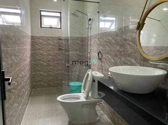 Hình ảnh Cho thuê nhà 4 tầng mặt tiền gần Hồ Nghinh gồm 6PN ( gần biển Phạm Văn