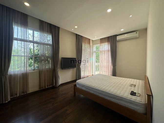 Hình ảnh Cho thuê biệt thự compound Hưng Thái 3PN 1PLV có hồ bơi 3000$