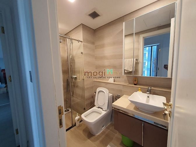 Hình ảnh Cho Thuê 2 Phòng Ngủ Vinhomes Golden River - Ba Son View Sông Thị Nghè