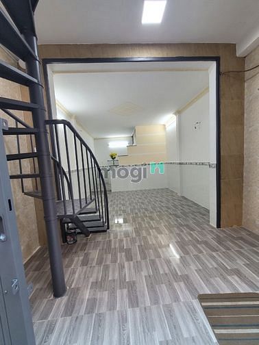 Hình ảnh Nhà Rẻ 2Tỷ x, 33M2, Sát Mặt Tiền PHẠM VĂN BẠCH, Sát chợ Tân Trụ