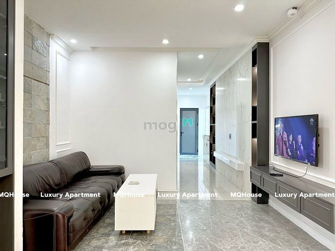 Hình ảnh 3/2 Quận 10. 2PN. Lầu riêng biệt. Hầm Xe, Thang Máy, Bancol. Mới 100%