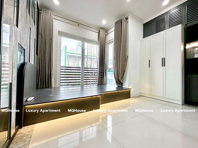 Hình ảnh 3/2 Quận 10. 2PN. Lầu riêng biệt. Hầm Xe, Thang Máy, Bancol. Mới 100%