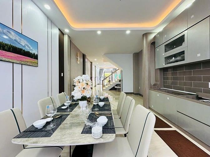 Hình ảnh Nhà MTNB giáp Tên Lửa mới. Dt:4.2x22m. 3 tấm. Giá 9,8 tỷ