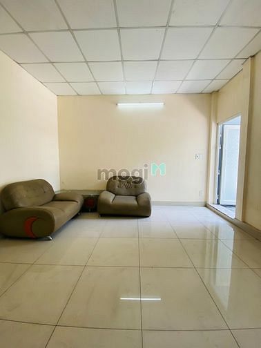 Hình ảnh Cho Thuê Nhà Mặt Tiền Kd, CỘNG HOÀ, 4.2mx15m, Đối Diện Toà Nhà E.Town