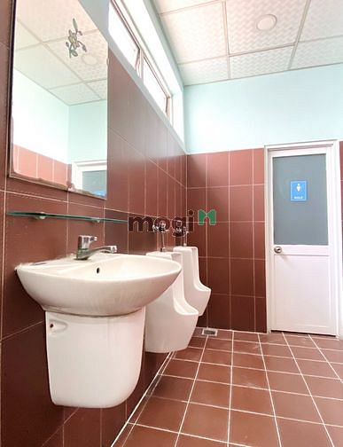 Hình ảnh Tòa Nhà 40CD Út Tích 12,5 x 23 ~ 1200m2 sàn suốt