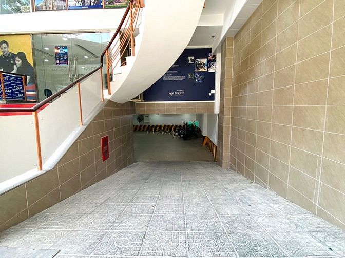 Hình ảnh Tòa Nhà 40CD Út Tích 12,5 x 23 ~ 1200m2 sàn suốt