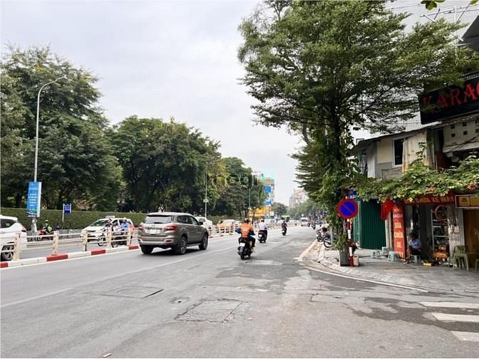 Hình ảnh Cho thuê nhà mặt phố TÔN ĐỨC THẮNG, 164m2 x 2 tầng, Mặt tiền 6m
