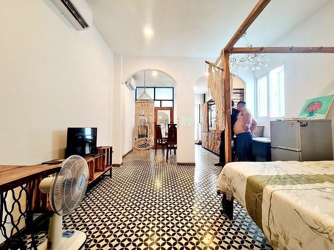Hình ảnh 1pn bancon cửa sổ nhiều -phong cách cổ điển -cầu calmette-ntb-q1