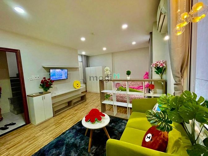 Hình ảnh Studio ban công ngay cầu Calmette, mặt tiền đường Quận 4
