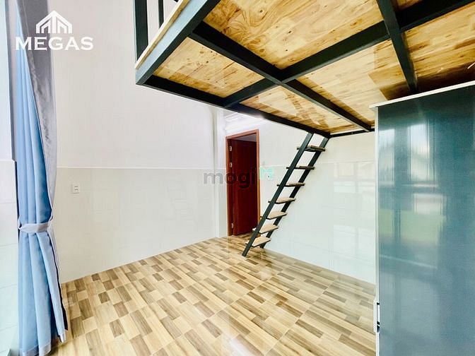 Hình ảnh Duplex view kính cực xinh đi bộ qua ĐH VĂN LANG