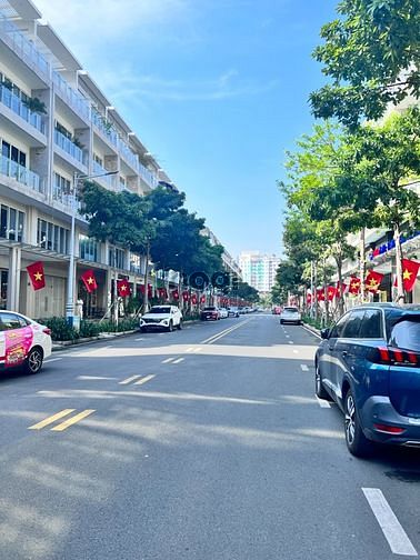 Hình ảnh Tina Có Văn Phòng Sala -Thuê 3 Tầng Nhà Phố Sala Quận 2 - Vị Trí Đẹp.