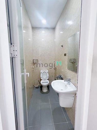 Hình ảnh Căn Hộ Cao Cấp Full Nội Thất Có Ban Công Gần Sân Bay Tân Sơn Nhất
