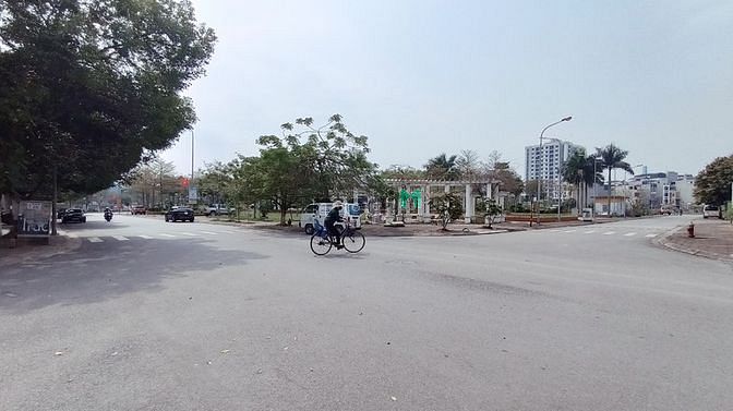 Hình ảnh Ngay phố Kẻ Tạnh 40 m2 đất hiếm ô tô tránh đỗ cổng, giá rẻ nhất Long B