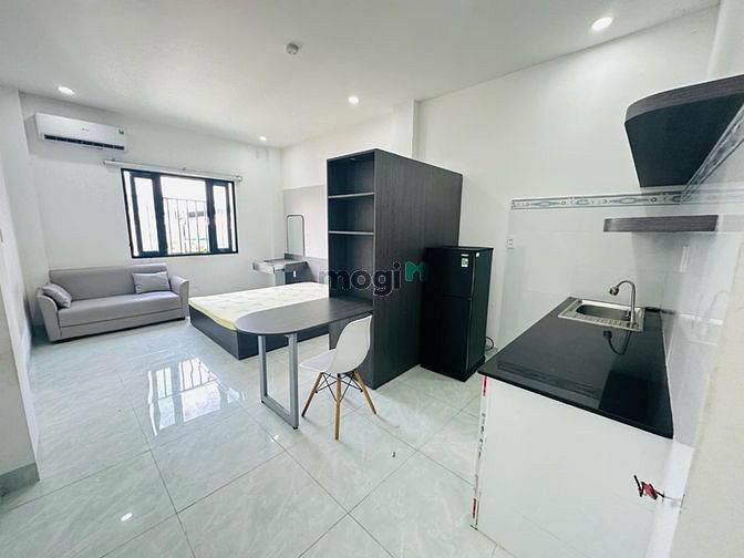 Hình ảnh Căn Hộ Studio Tách Bếp Cửa Sổ Thoáng Ngay Ngã Tư Hàng Xanh