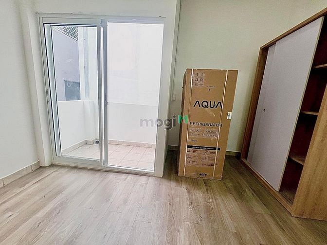 Hình ảnh Cho Thuê Căn Hộ Ban Công Rộng - Máy Giặt Riêng Gần Sân Bay Tân Bình