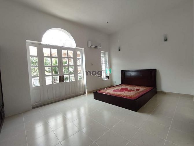 Hình ảnh 👉 Cho thuê villa 4 phòng ngủ, full nội thất, p. Thảo Điền chỉ 45tr