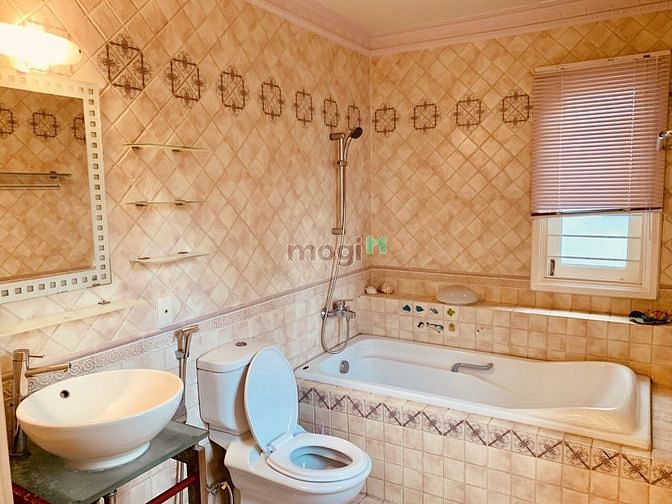 Hình ảnh 🏡Cho thuê giá tốt villa sân vườn full nội thất compound p.Thảo Điền
