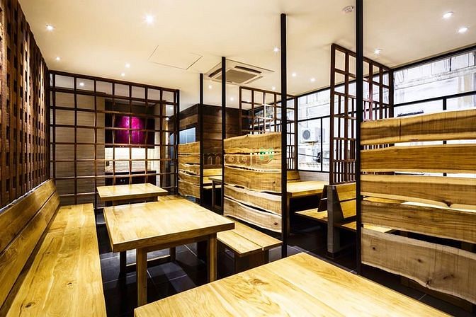 Hình ảnh Cho thuê Góc 9 Lê Thánh Tôn, Quận 1. 6 x17m. 150tr.