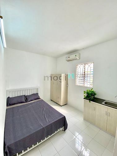 Hình ảnh Phòng sẵn nội thất, thoáng mát. Gần Phan Xích Long 2 phút