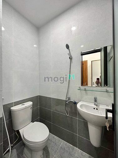 Hình ảnh Phòng bancol ngay UNG VĂN KHIÊM