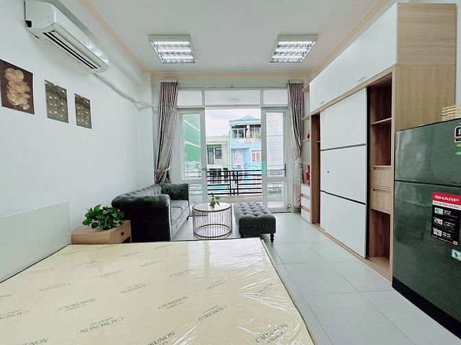 Hình ảnh Cho thuê căn studio tách bếp- Full nội thất- ban công- Ngay bạch đằng
