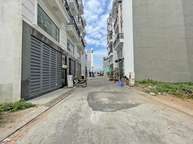 Hình ảnh Sở hữu  lô đất đẹp hẻm nhựa 7m, dt: 64m2. hẻm 69/ đường 18b, Bình tân.