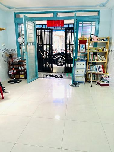 Hình ảnh Bán gấp nhà! Dương Bá Trạc DTSD 100m2, hxh, 2PN, 3WC, 4tỷ8