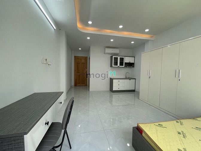 Hình ảnh Studio ban công full nội thất, ngay bờ kè Hoàng Sa Quận 1