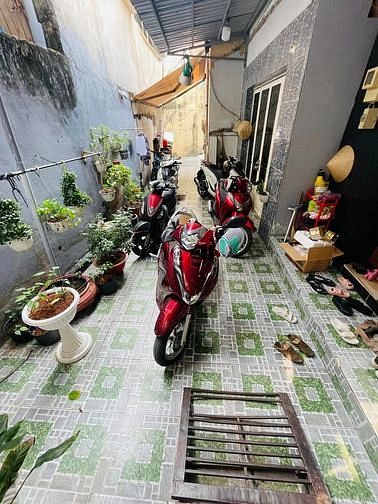 Hình ảnh Bán Nhà MT Tỉnh Lộ 10 Giáp Tên Lửa 10 x 28 cho Thuê Phí Trước 45 Tỷ