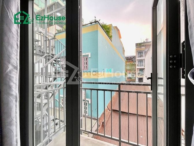 Hình ảnh Cho thuê phòng có gác và ban công giá rẻ