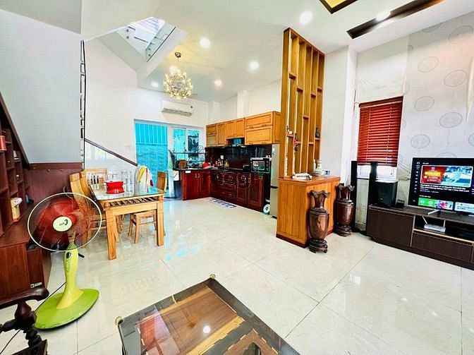 Hình ảnh Cho Thuê Nhà Phố Khang Điền Quận 9- Khu Compound an ninh chỉ 13tr/th